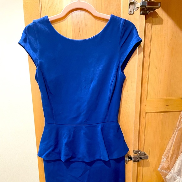 Banana Republic Dresses & Skirts - Banana Republic Blue Peplum midi-dress, zippered back, size 0